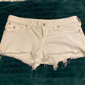 True Religion Women’s White Distressed Cut Off Jean Shorts Size 33